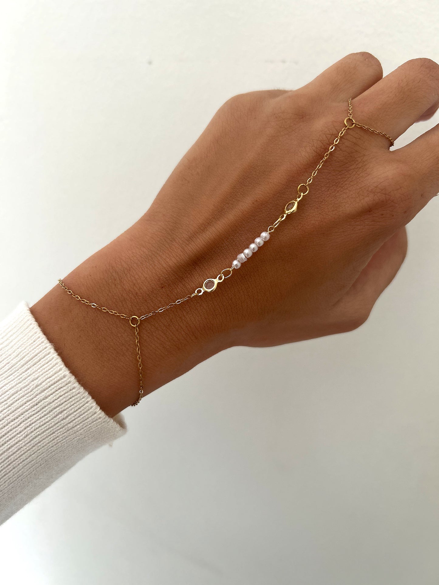 Classy hand chain