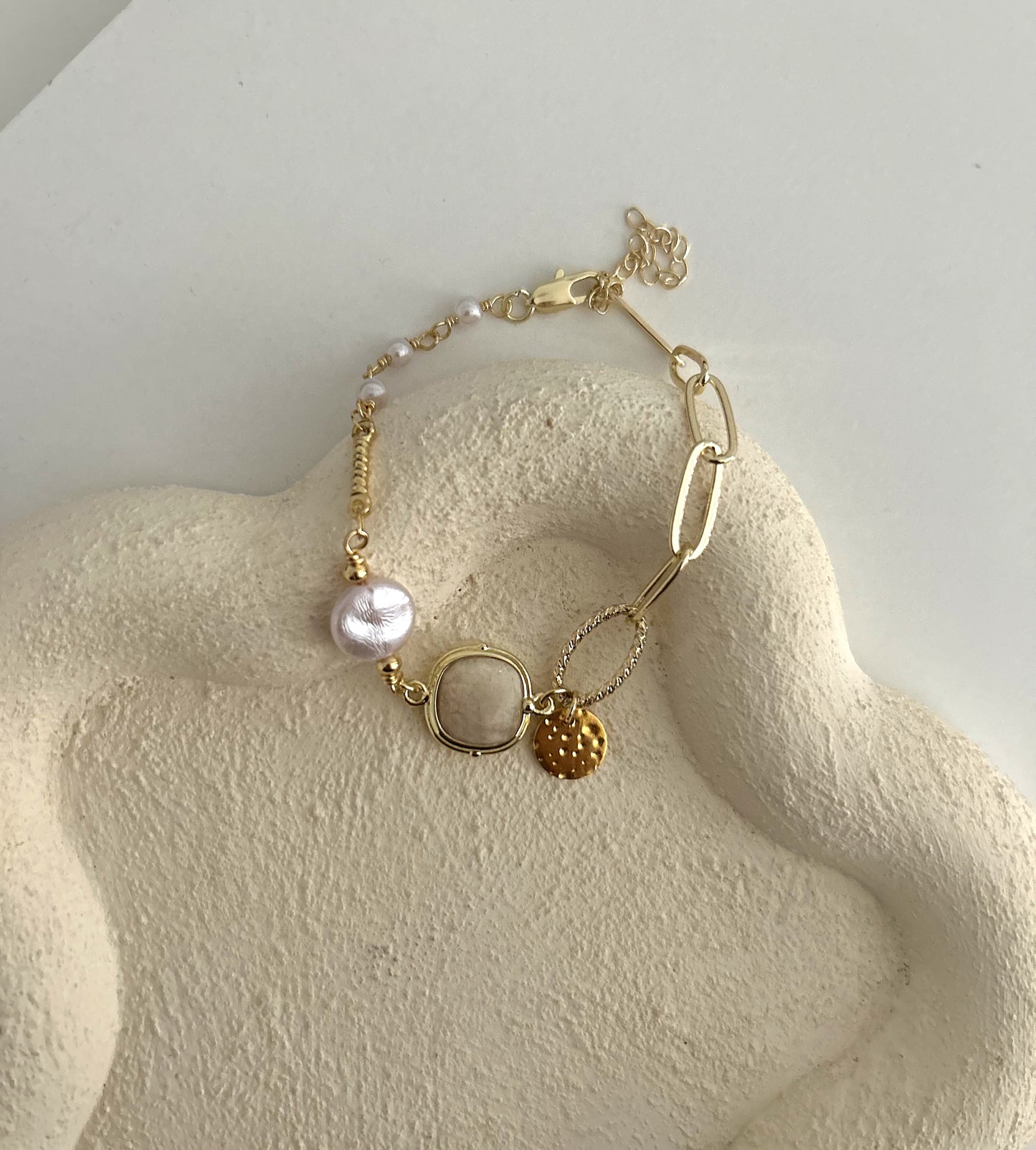 Magic white stone bracelet